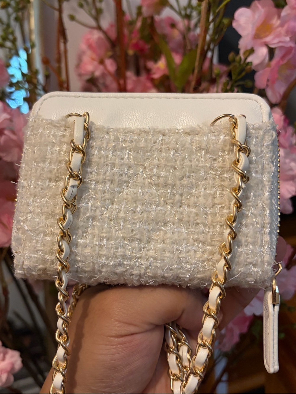 RARE VIP WHITE TWEED BOW CROSSBODY BAG - Picture 7 of 10